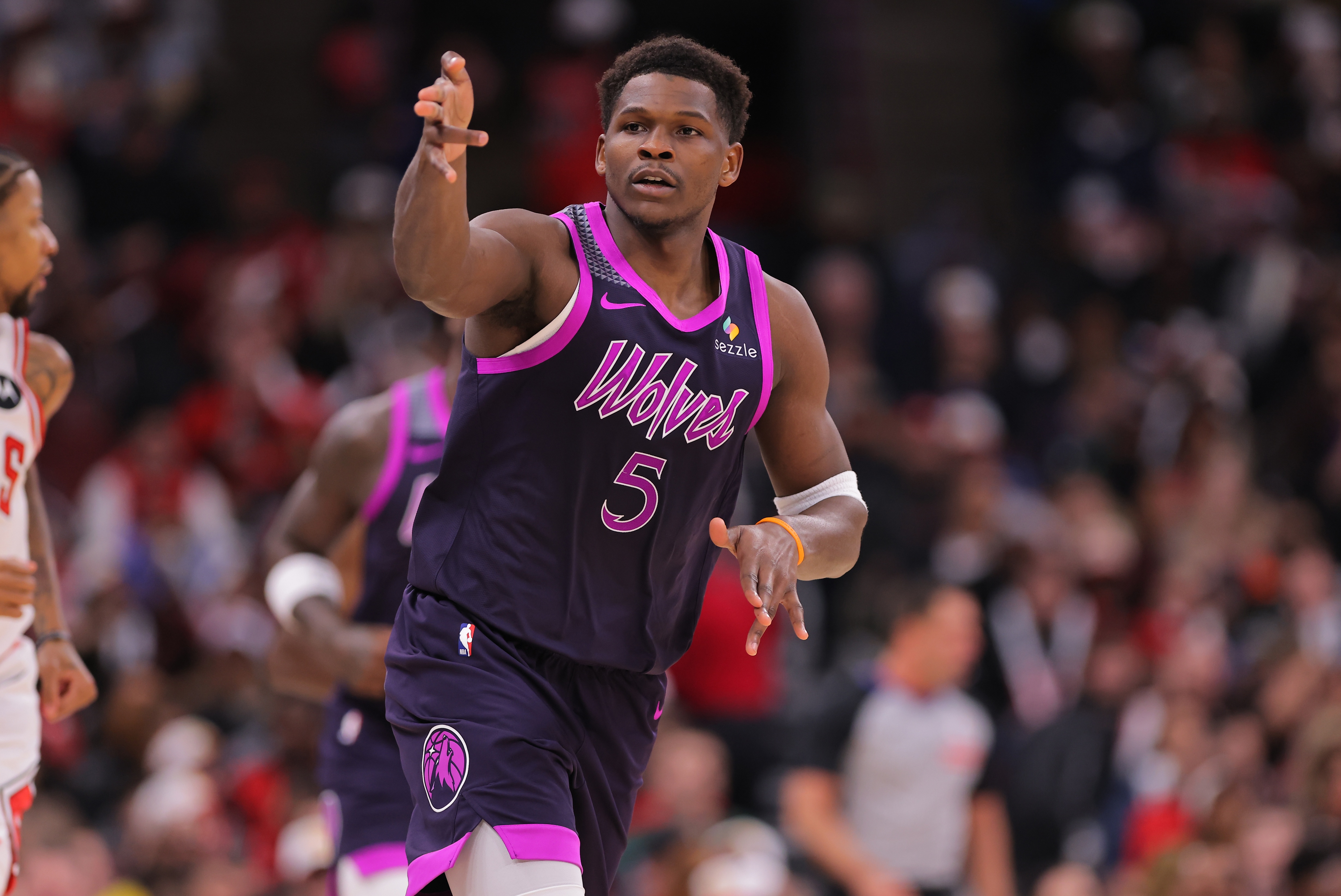 体育赛事直播-24岁157天！爱德华兹超越科比 成为NBA历史上最年轻的万分后卫